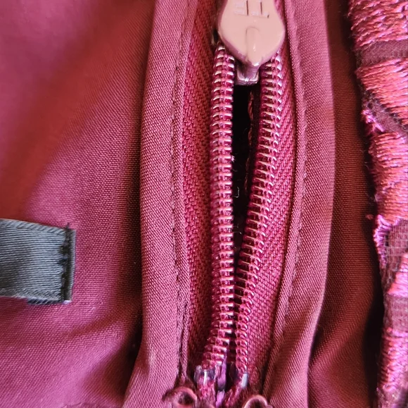 Guess Gianni Embroidered Mesh-Inset Dress Size: 8 - Picture 12 of 12